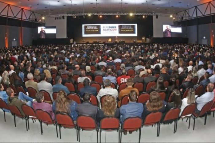 Expo_2019_gerazona_palco-e1648834681186