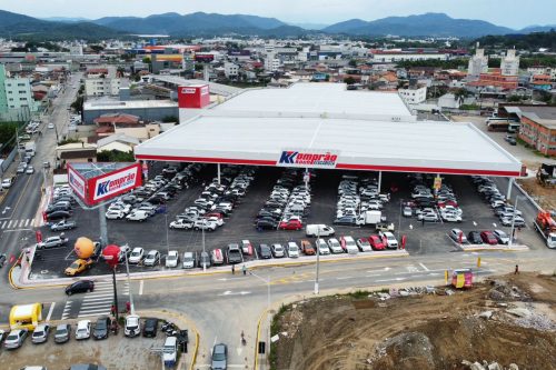 Grupo-Koch-inaugura-loja-Komprao-em-Palhoca