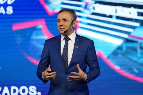 Jose-Koch-CEO-do-Grupo-Koch-em-evento-que-marcou-os-30-anos-do-Grupo-na-segunda-feira-rede-sera-homenageada-na-Alesc