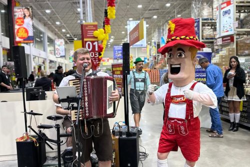 Musica-brincadeiras-e-brindes-na-loja-Fort-Atacadista-Sao-Bento-do-Sul