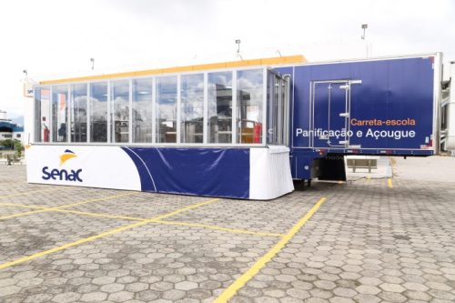 carreta_escola2-e1558982544810