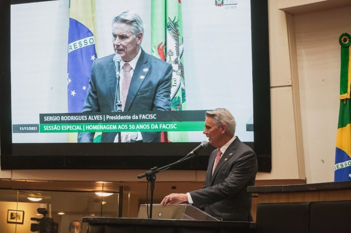 fotonoticia_111121_Sessao_Especial_FACISC_BC75-e1636741875970